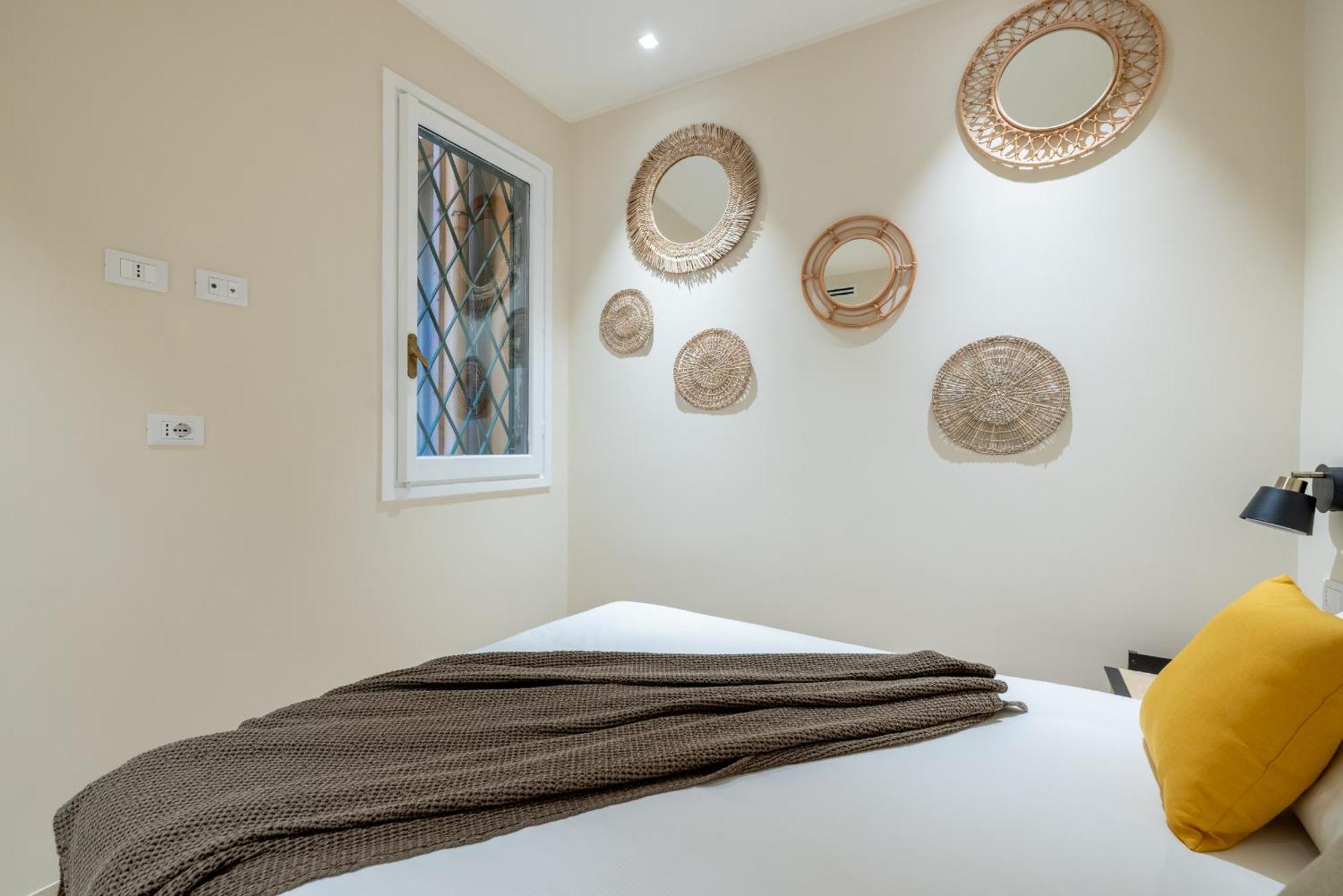 Charming 3 Bedroom Apartment In The Historic Center Róma Kültér fotó