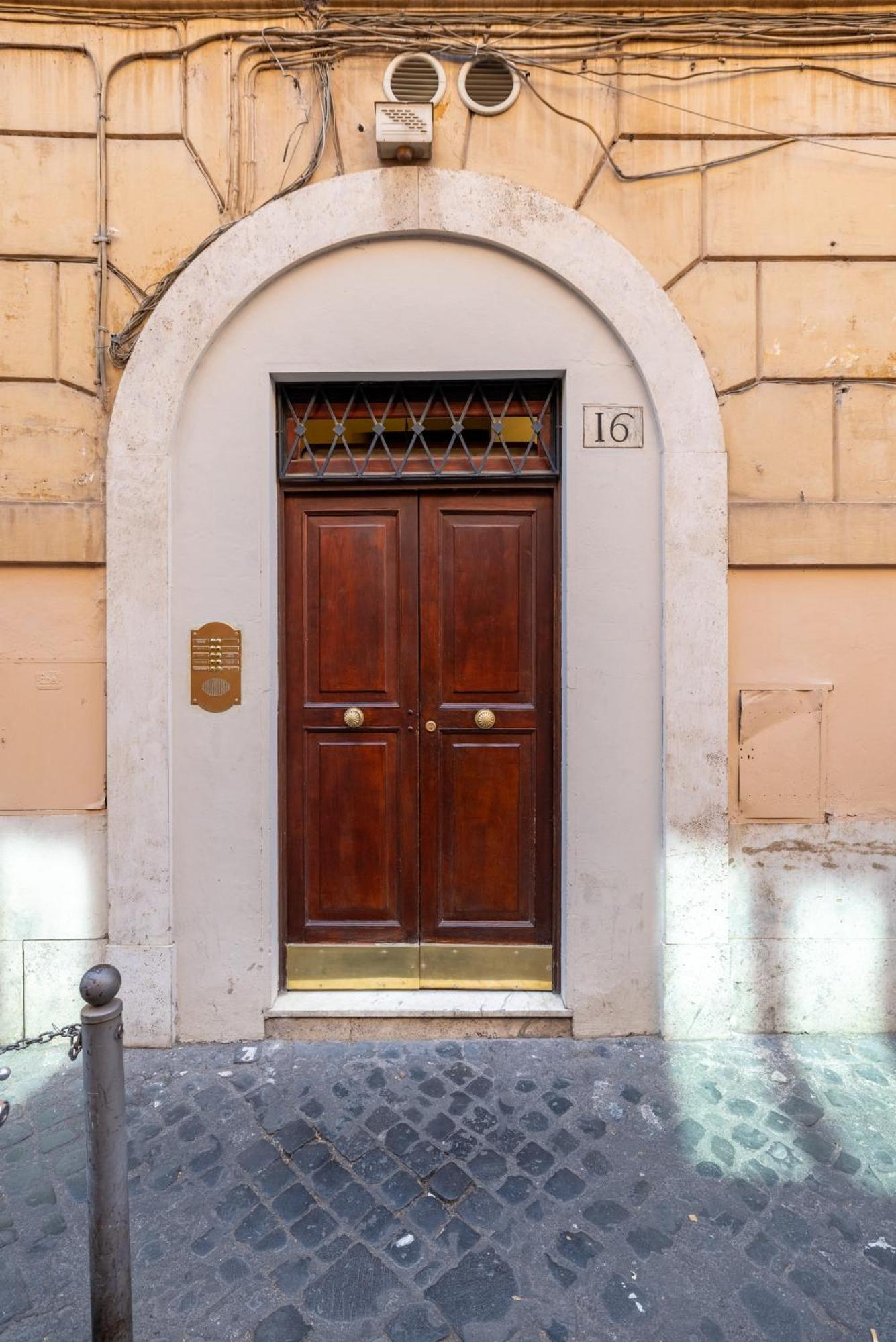 Charming 3 Bedroom Apartment In The Historic Center Róma Kültér fotó